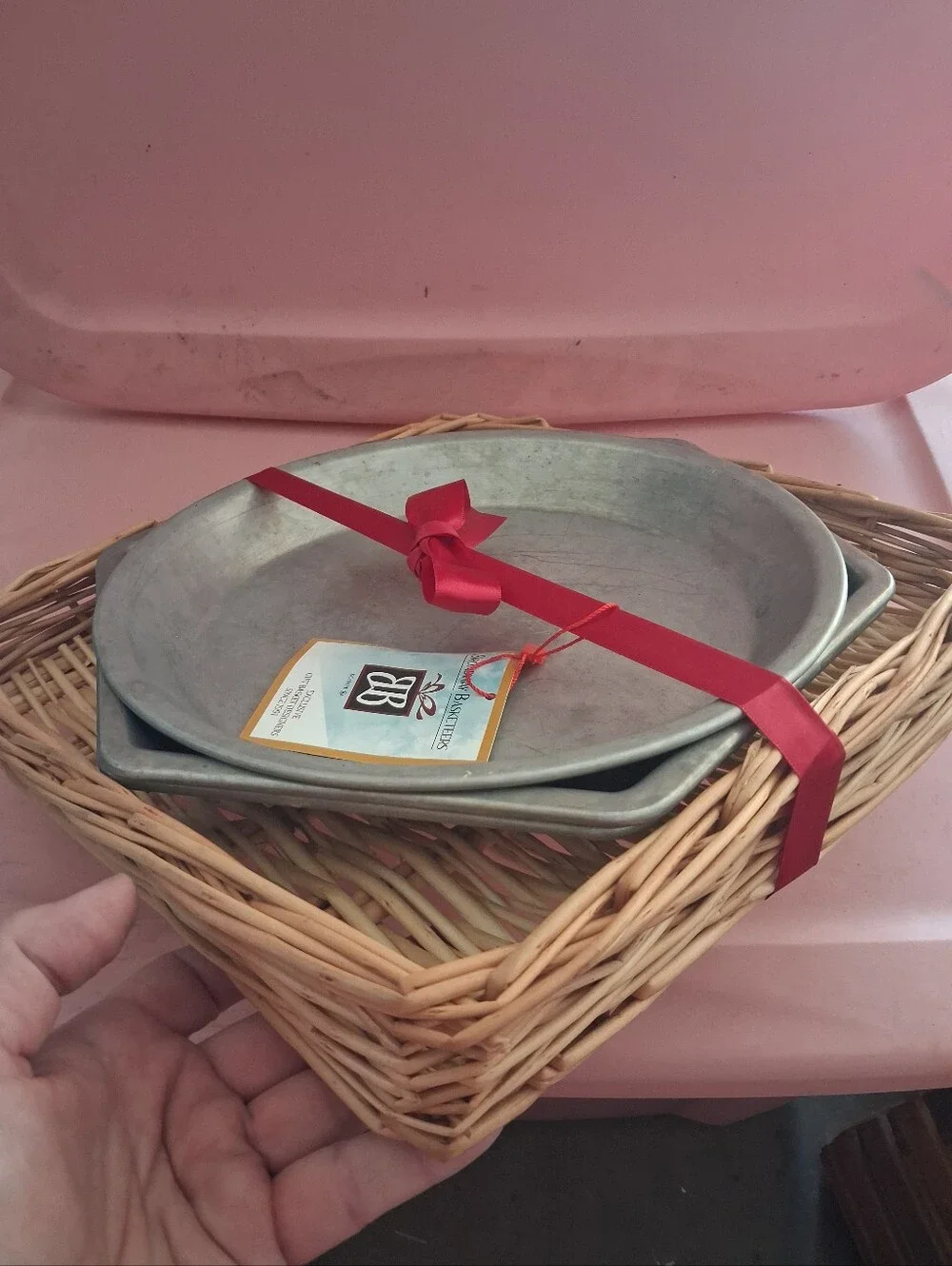 Vintage-Style Metal Pie Pans And Basket Serving Tray Set NWT